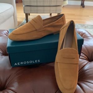NWT Caramel Color Suede Aerosole loafer sz 8.5 M